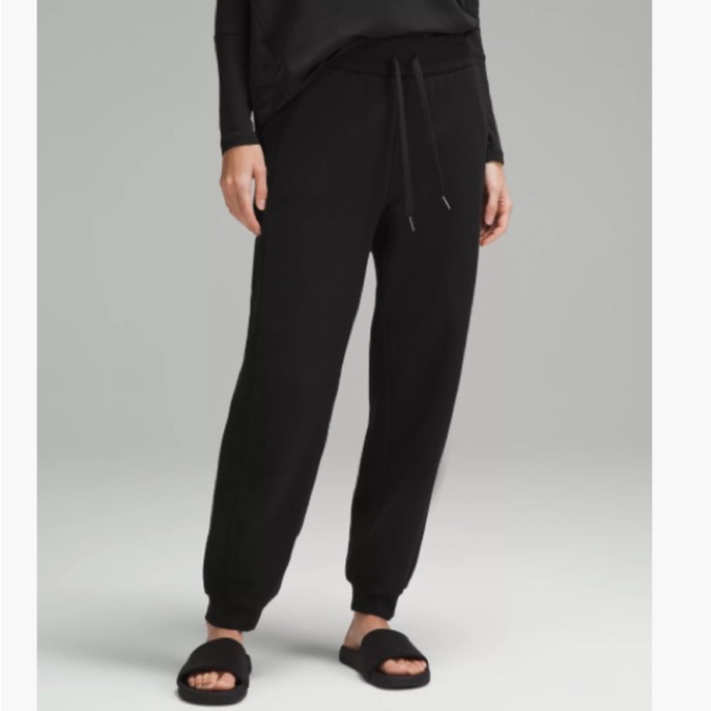 Lululemon SCUBA RELAXED FIT HIGH-RISE JOGGER